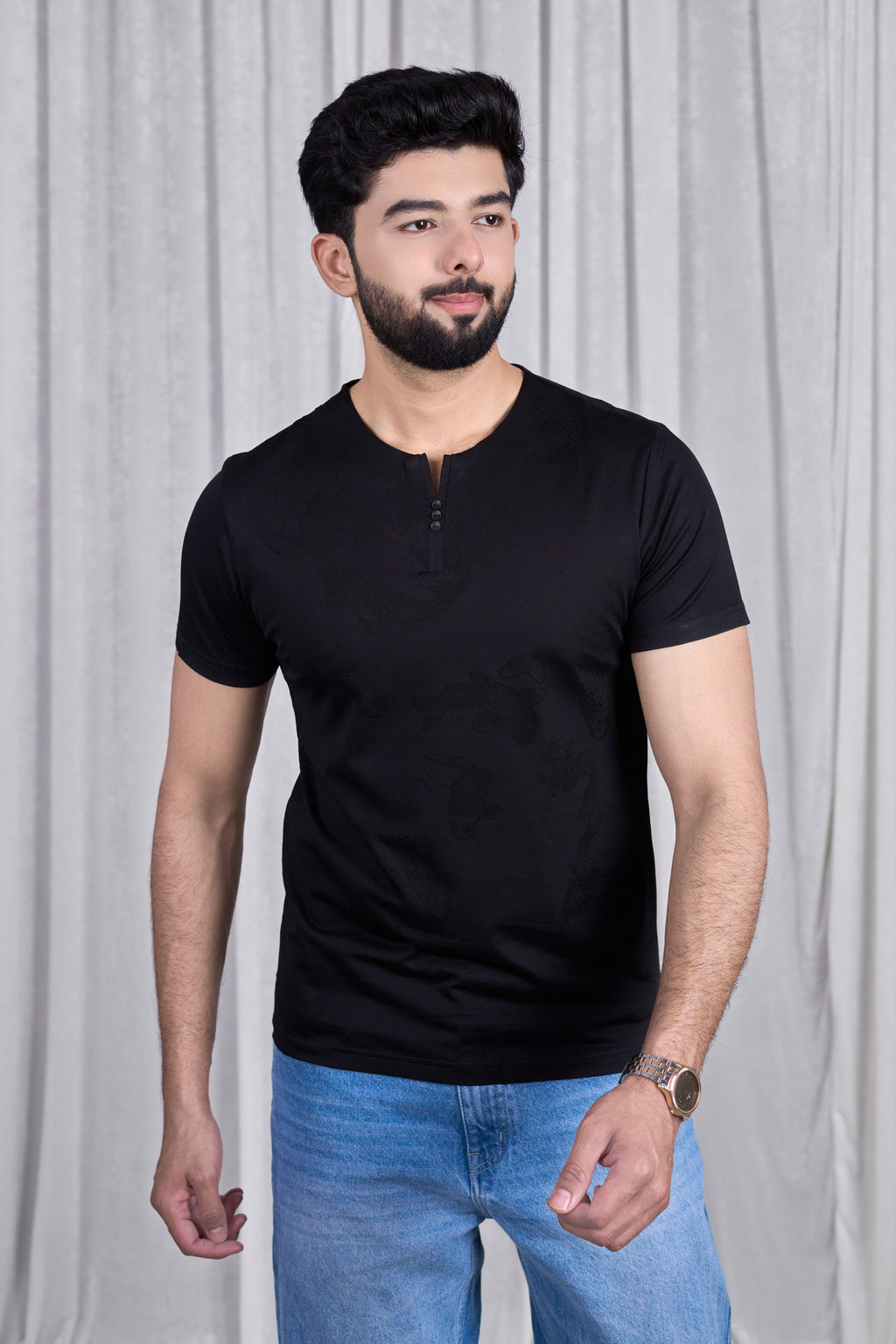 Class 6639 – Black Fish Design Henley