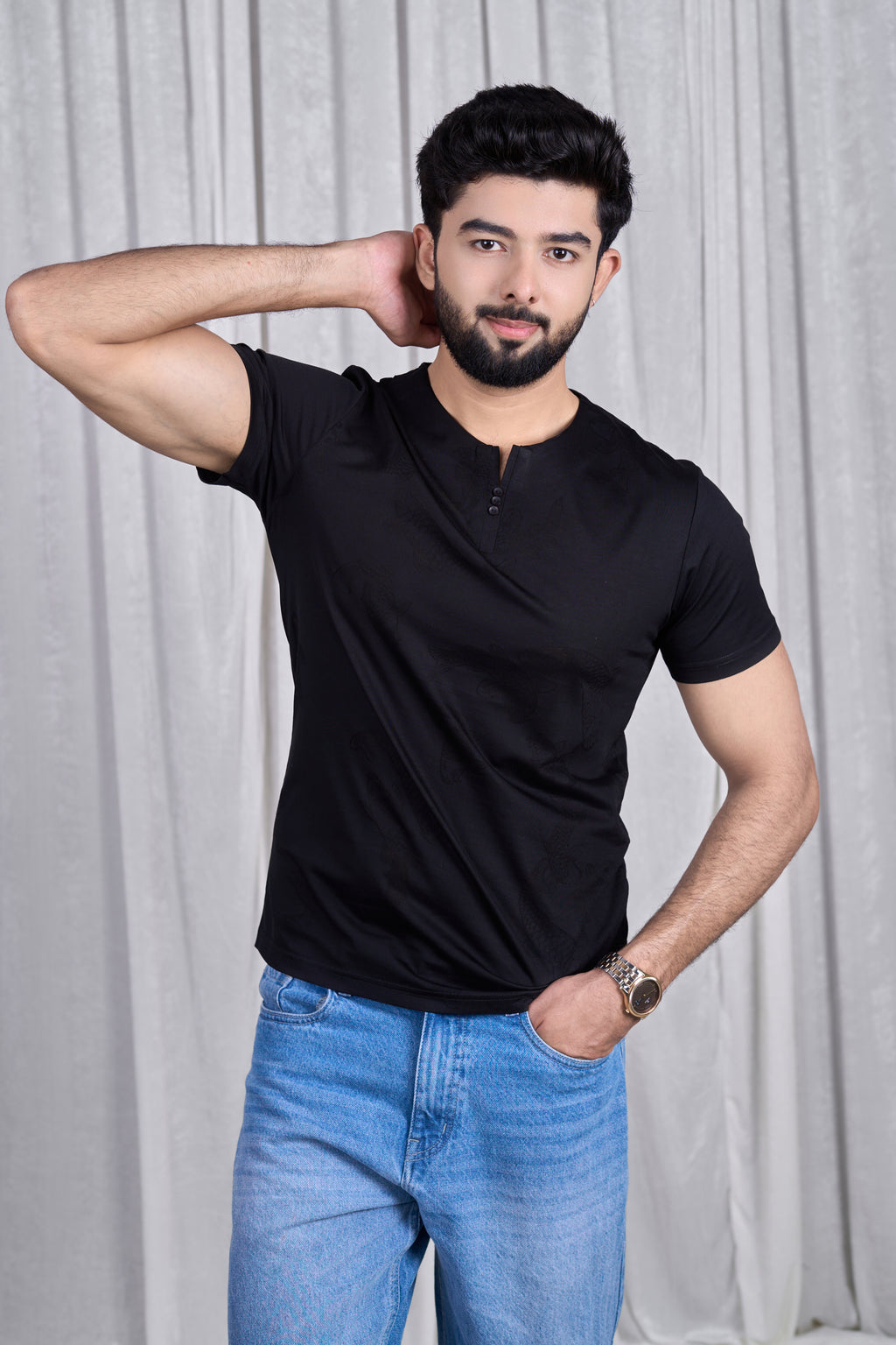 Class 6639 – Black Fish Design Henley