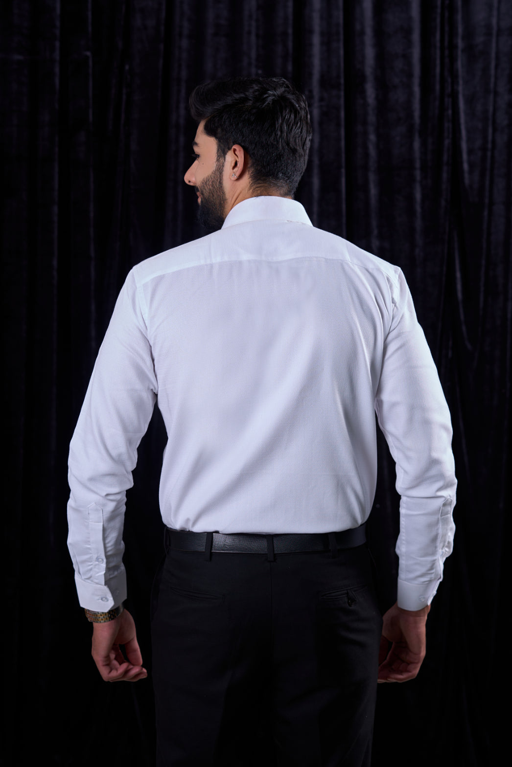 Class 004 (Signature White)